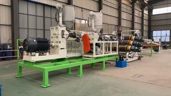 Single Conical PE Sheet Extruder Single Screw Extruder Machine 150 ~ 200kg/H