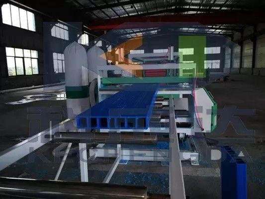 Customized PE Ecological Farming Marine Anti Slip Pedal Production Line PE Air Defense Skateboard Equipment